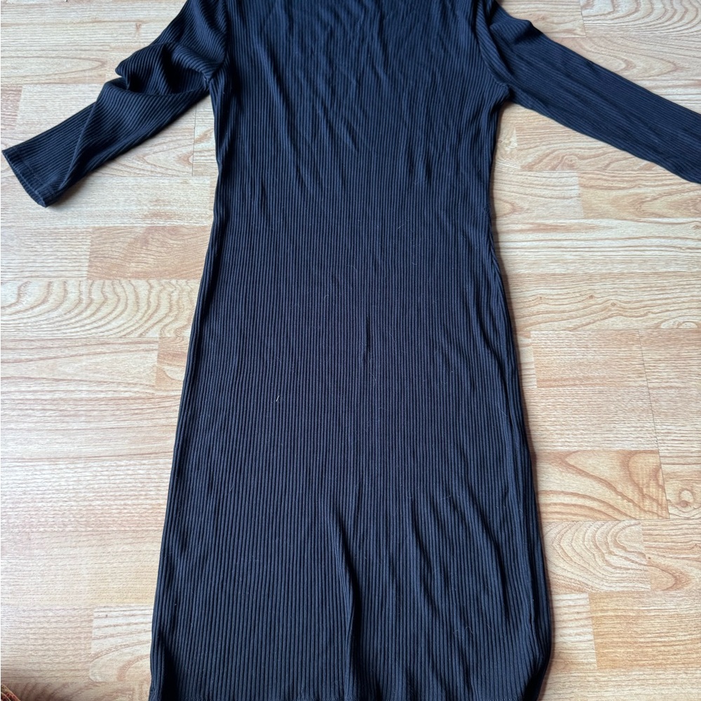 T Tahari Black Ribbed Long Sleeve Midi Dress